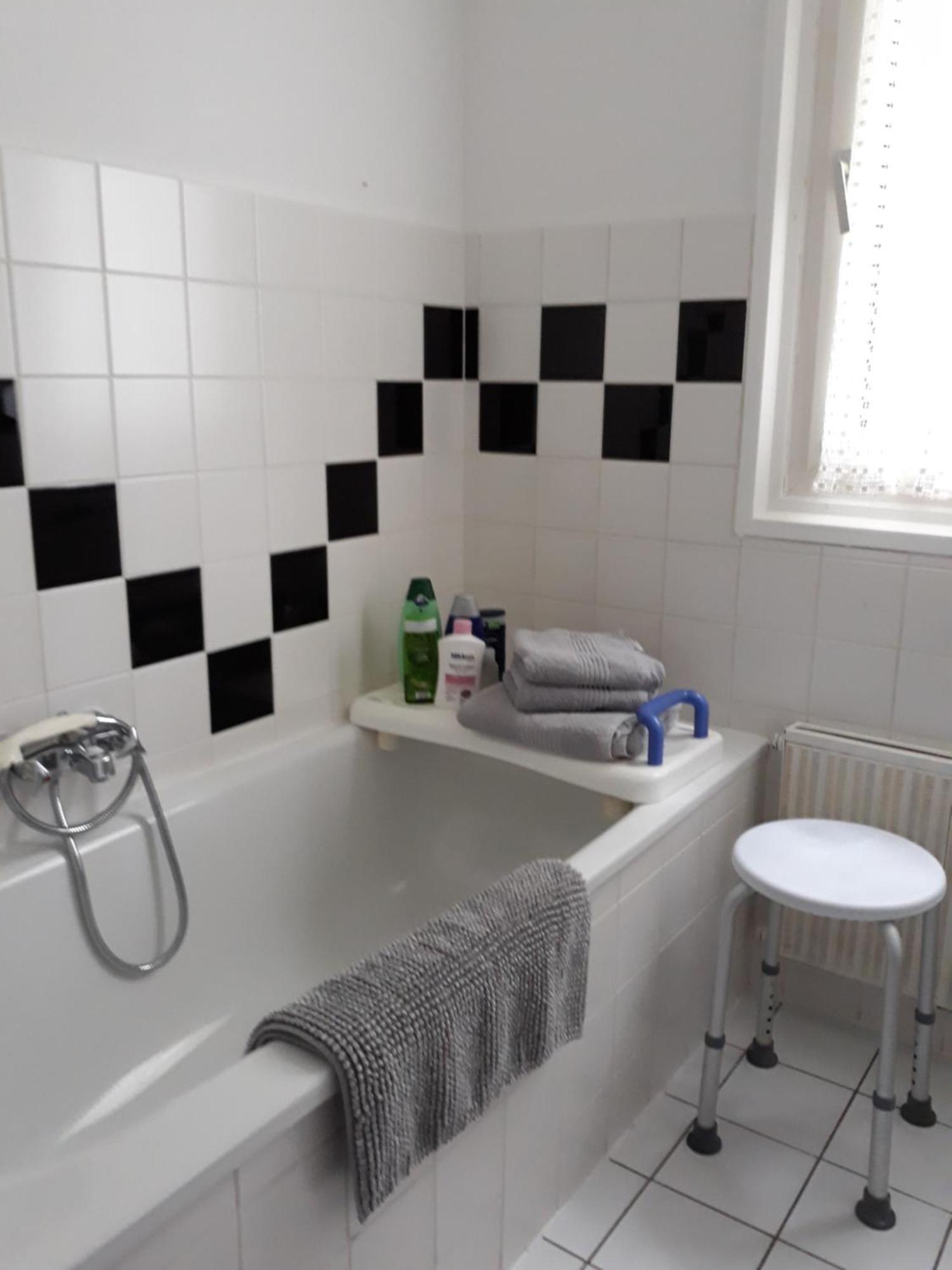 Am Klinikum Apartment Solingen Bilik gambar